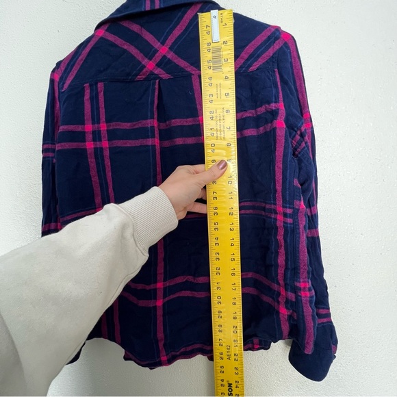 Rails Hunter button down in navy & lipstick size small - Picture 3 of 8